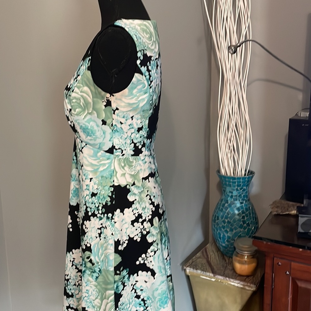 Dress Barn Green & White floral dress. - Picture 3 of 8